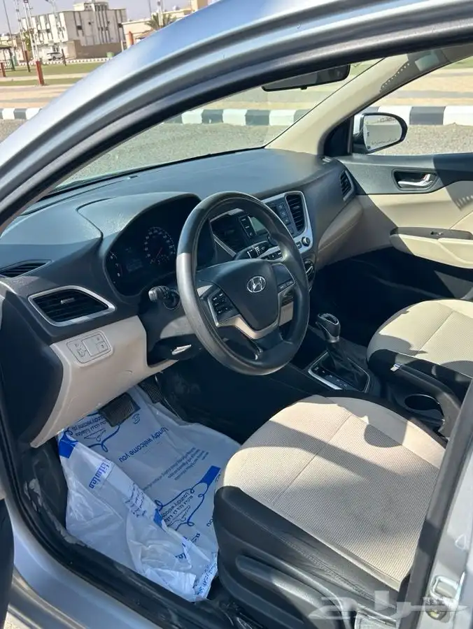 للبيع اكسنت 2020 4