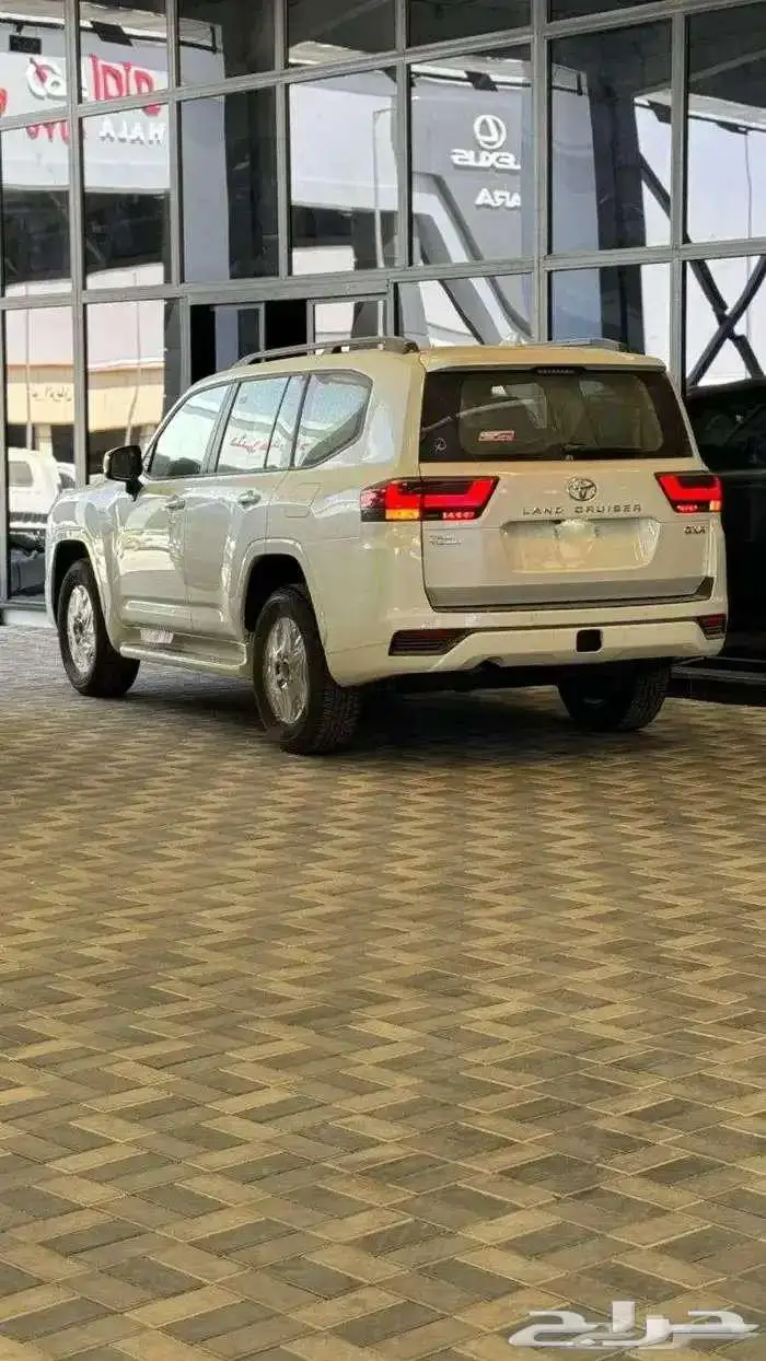 تويوتا لاندكروزر GXR L2 سعودي 2025 5