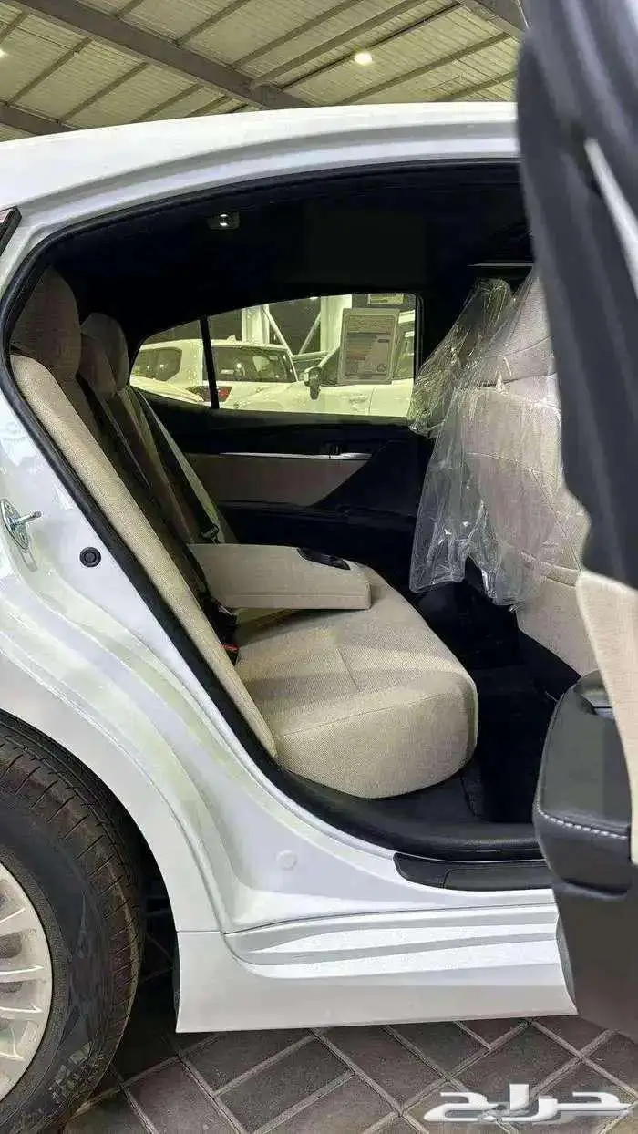 تويوتا كامري LE نص فل سعودي 2025 3