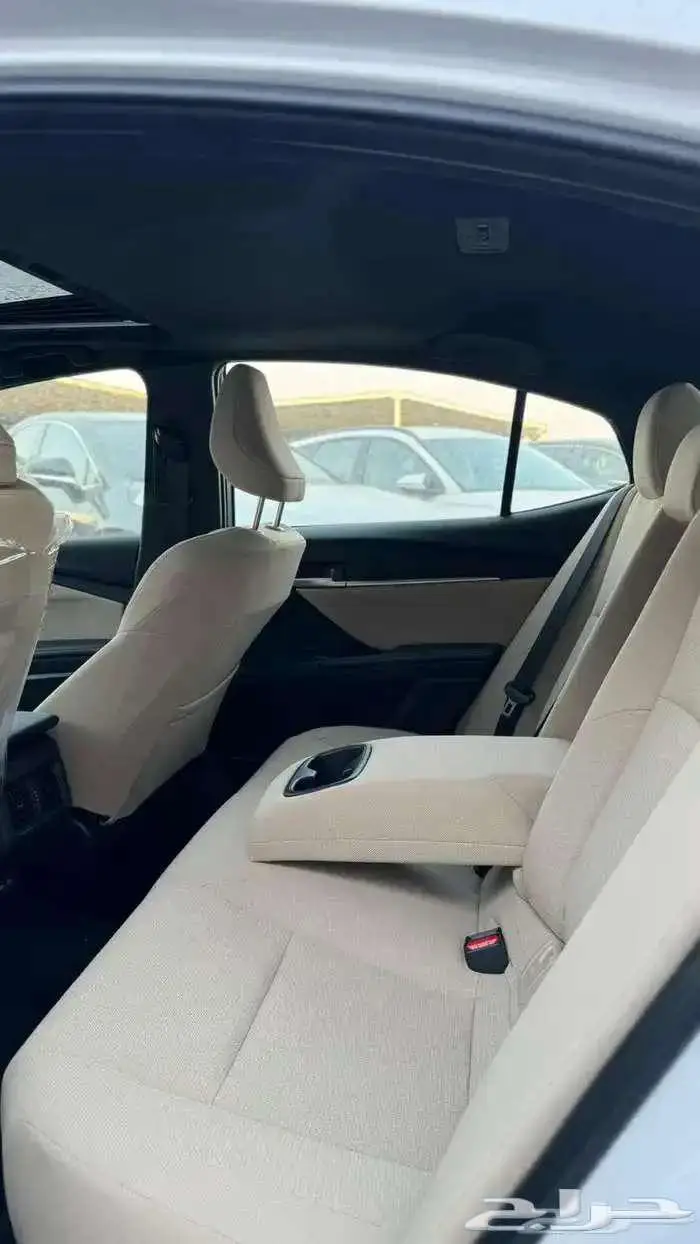 تويوتا كامري نص فل LE بنزين 2025 باقل الاسعار 4