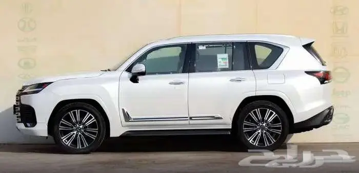لكزس LX600 ابيض جملي 2025 5