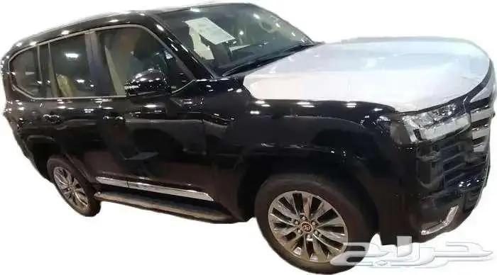 لاندكروزر L4 بنزين موديل 2025 3