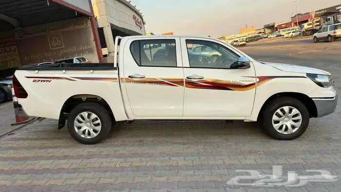 هايلوكس غمارتين 2025 بنزين قير أتوماتيك بريمي 4