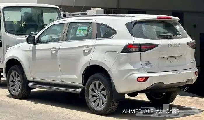 ايسوزو ام يو اكس2024 فل كامل( دبل ) بالنقد والتقسيط 3