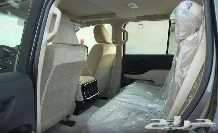 لاندكروزر L3 موديل 2025 اسود 9