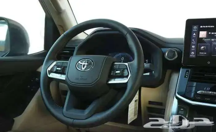 لاندكروزر L3 موديل 2025 اسود 14