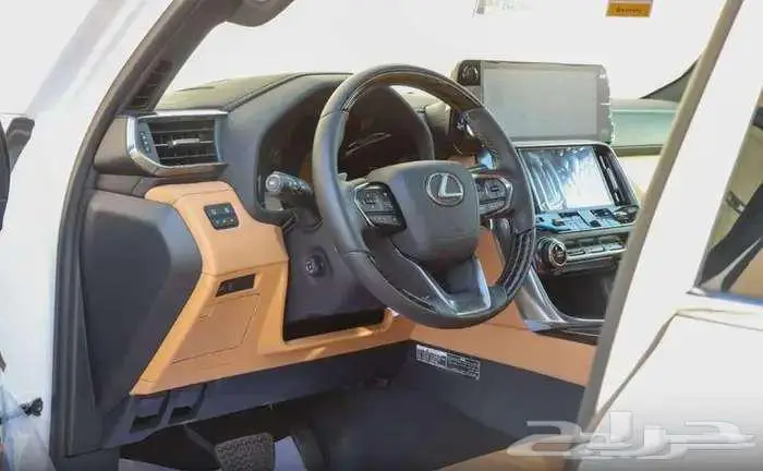 لكزس 600.BB موديل 2025 حبه فقط ابيض لؤلؤي بنزين 8