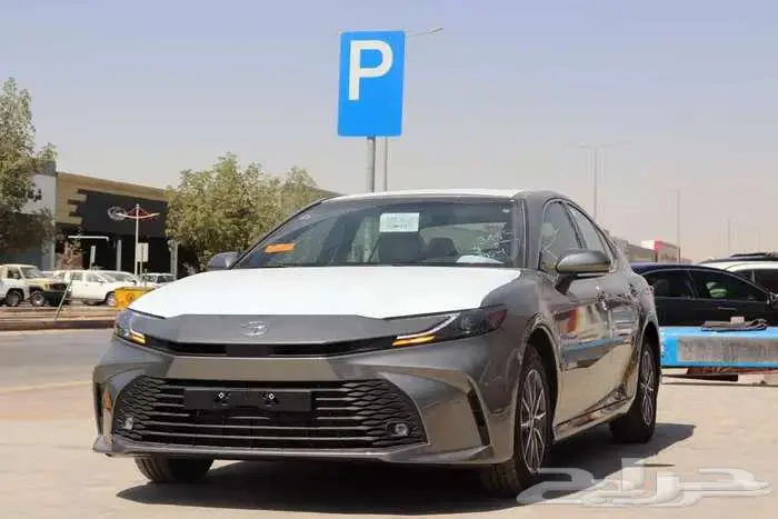تويوتا كامري E بنزين 2025 كاش واقساط باقل الفوايد 0