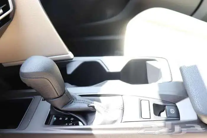 تويوتا كامري E بنزين 2025 كاش واقساط باقل الفوايد 17