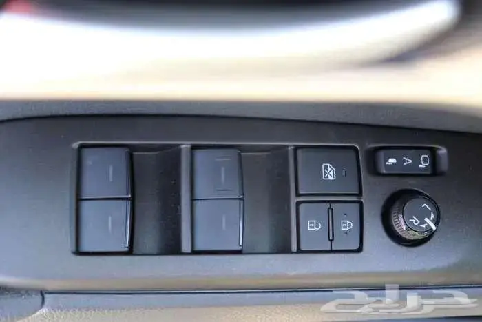 تويوتا كامري E بنزين 2025 كاش واقساط باقل الفوايد 8