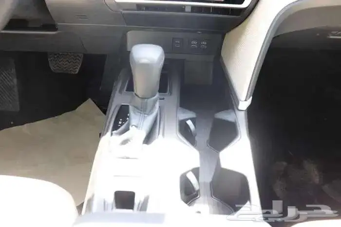 تويوتا كامري E بنزين 2025 كاش واقساط باقل الفوايد 9