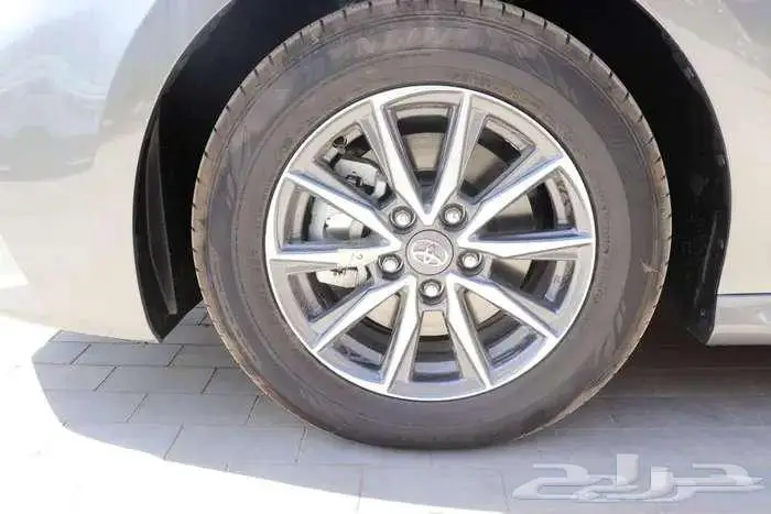 تويوتا كامري E بنزين 2025 كاش واقساط باقل الفوايد 30