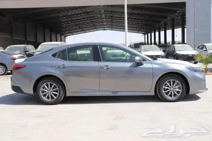 تويوتا كامري E بنزين 2025 كاش واقساط باقل الفوايد 14