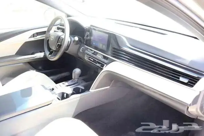 تويوتا كامري E بنزين 2025 كاش واقساط باقل الفوايد 28