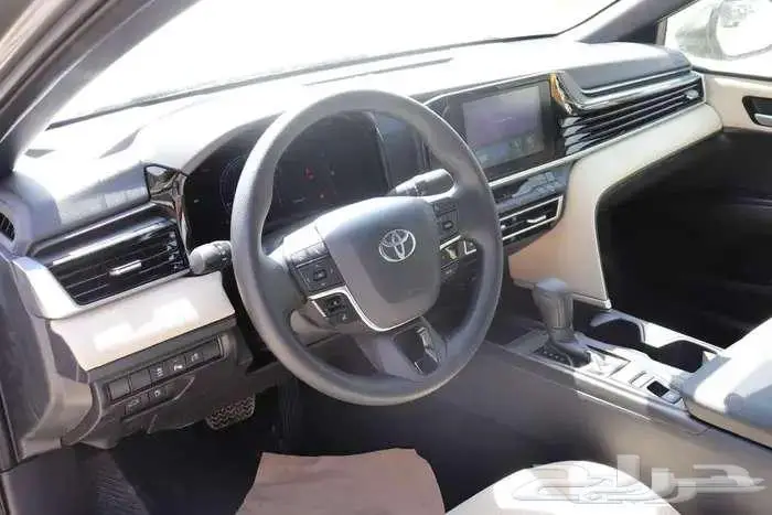 تويوتا كامري E بنزين 2025 كاش واقساط باقل الفوايد 18