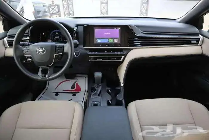 تويوتا كامرى ستاندر E 2025 بنزين 17