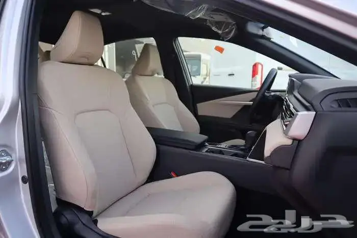 تويوتا كامرى ستاندر E 2025 بنزين 20