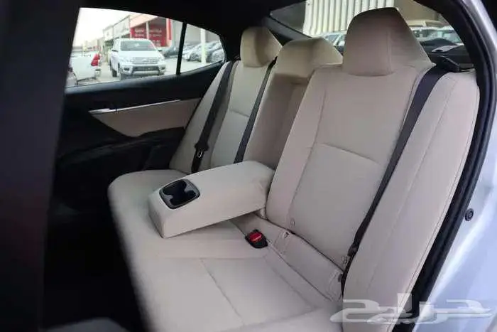 تويوتا كامرى ستاندر E 2025 بنزين 22