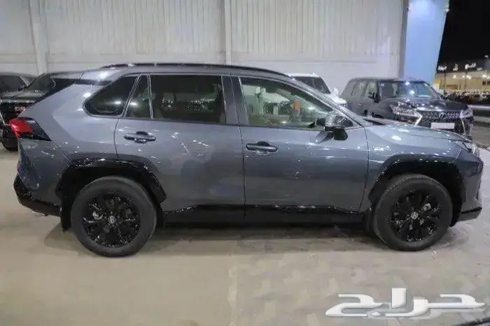 تويوتا راف فور XLE فتحة سقف هايبرد اربعة سلندر موديل 2024 4