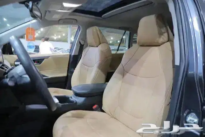 تويوتا راف فور XLE فتحة سقف هايبرد اربعة سلندر موديل 2024 17