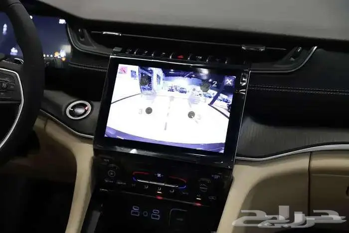 جيب شيروكي لاريدو 2025   متاح 5 مقاعد و 7 مقاعد 8