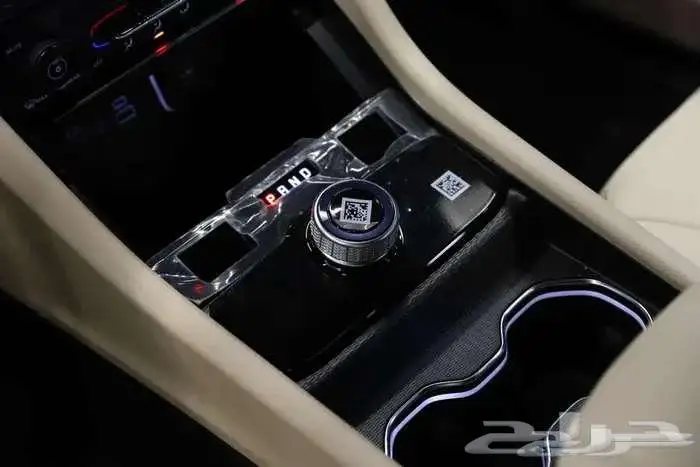 جيب شيروكي لاريدو 2025   متاح 5 مقاعد و 7 مقاعد 9