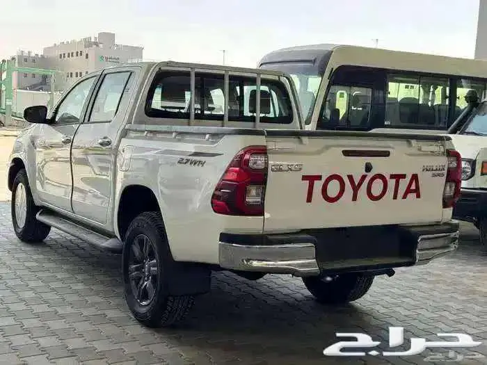 تويوتا هايلوكس غمارتين فل كامل بنزين توماتيك 2025 بريمي 4