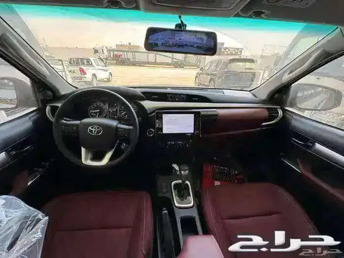 تويوتا هايلوكس غمارتين فل كامل بنزين توماتيك 2025 بريمي 8