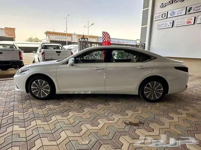 لكزس اي اس 250 AA استندر 2025 سعودي بالنقد والتقسيط 5