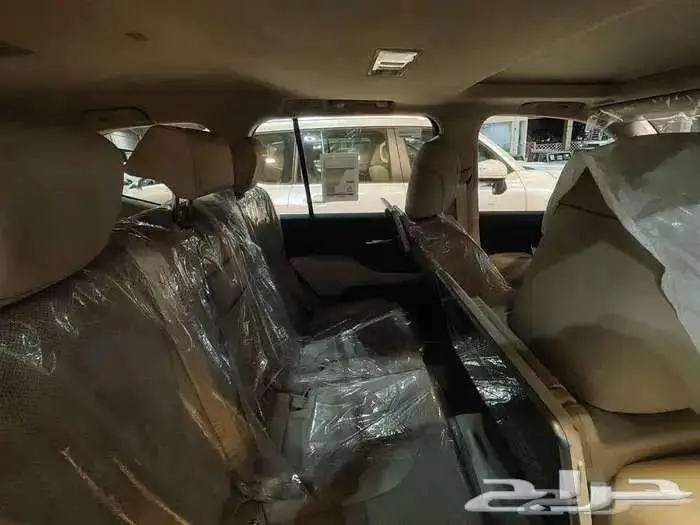 لاندكروزر L4 بنزين موديل 2025 13
