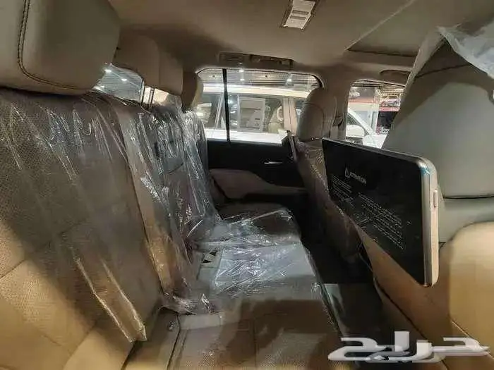 لاندكروزر L4 بنزين موديل 2025 21