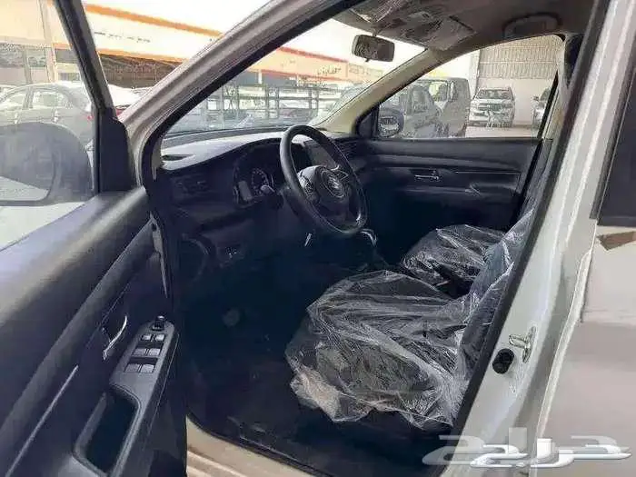 سوزوكي ارتيجا 2025 3