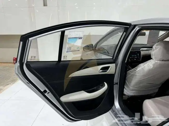 ام جي 5 MG ستاندرد موديل 2025 كاش   تمويل اقل سعر 6