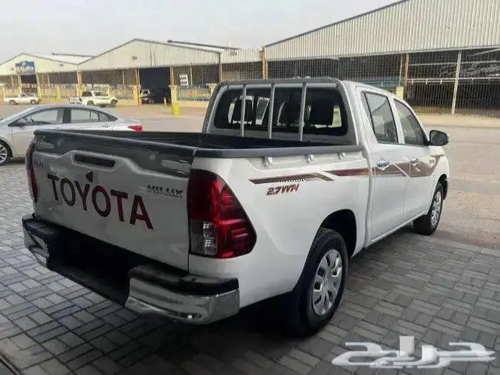 هايلوكس تماتيك بنزين 2025 بدون دبل اقل سعر تقسيط او كاش 6