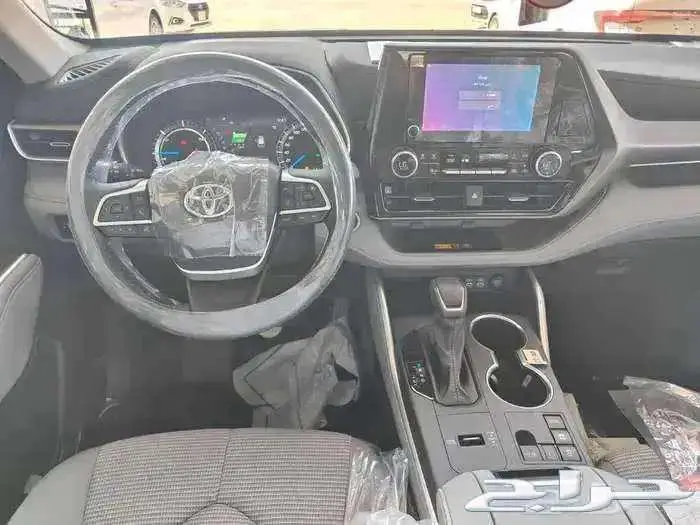 تويوتا هايلاندر GLE 2025 نص فل 8