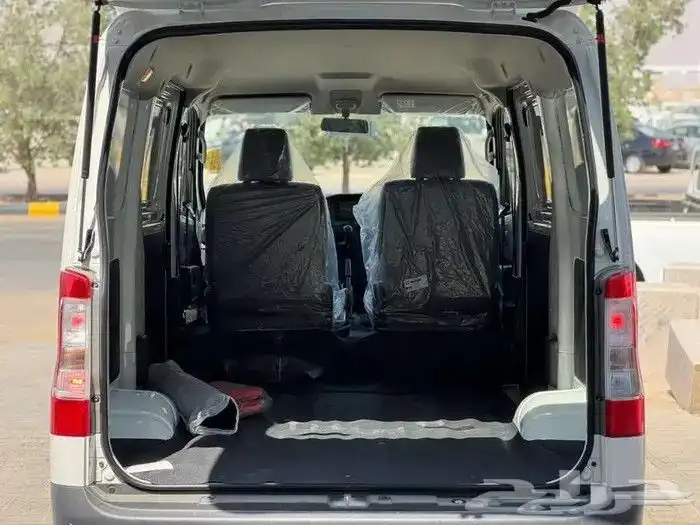 لايت اس 2025 باص بضاعه 1.5L بنزين 4