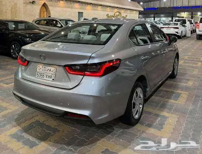 للبيع هوندا سيتي 2024 سعودي ( شبه اصفار ) 11