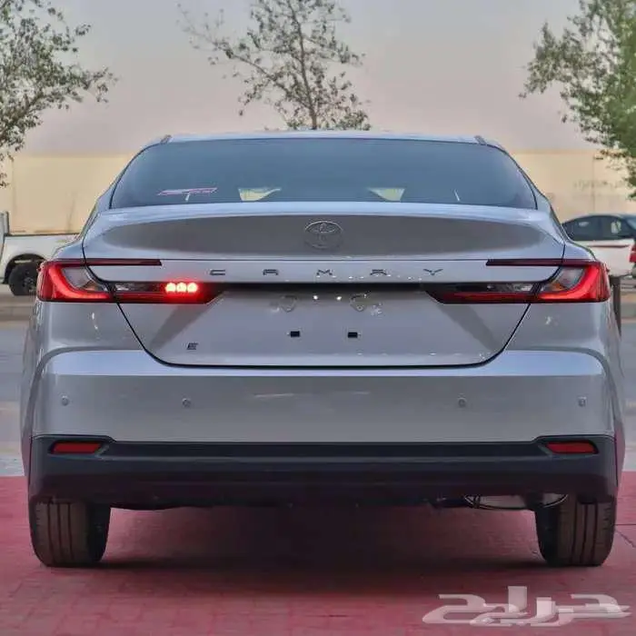 تويوتا كامرى ستاندر E 2025 بنزين 4