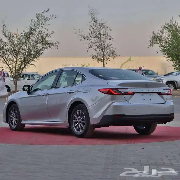 تويوتا كامرى ستاندر E 2025 بنزين 6