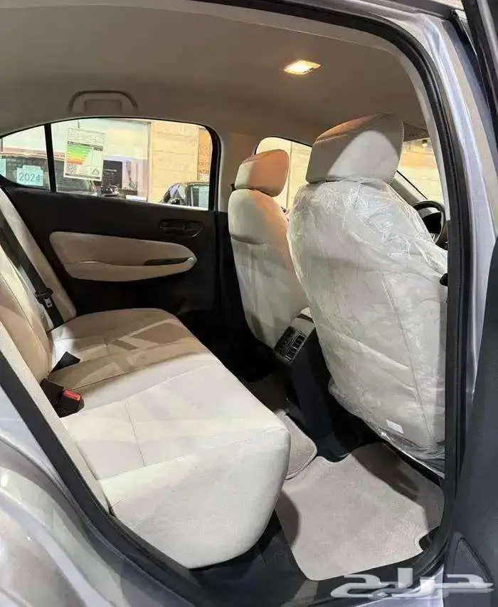 للبيع هوندا سيتي 2024 سعودي ( شبه اصفار ) 36