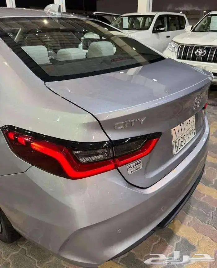 للبيع هوندا سيتي 2024 سعودي ( شبه اصفار ) 15
