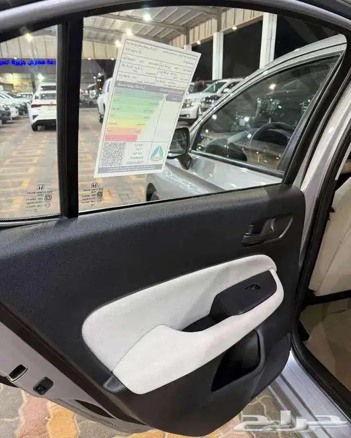 للبيع هوندا سيتي 2024 سعودي ( شبه اصفار ) 38