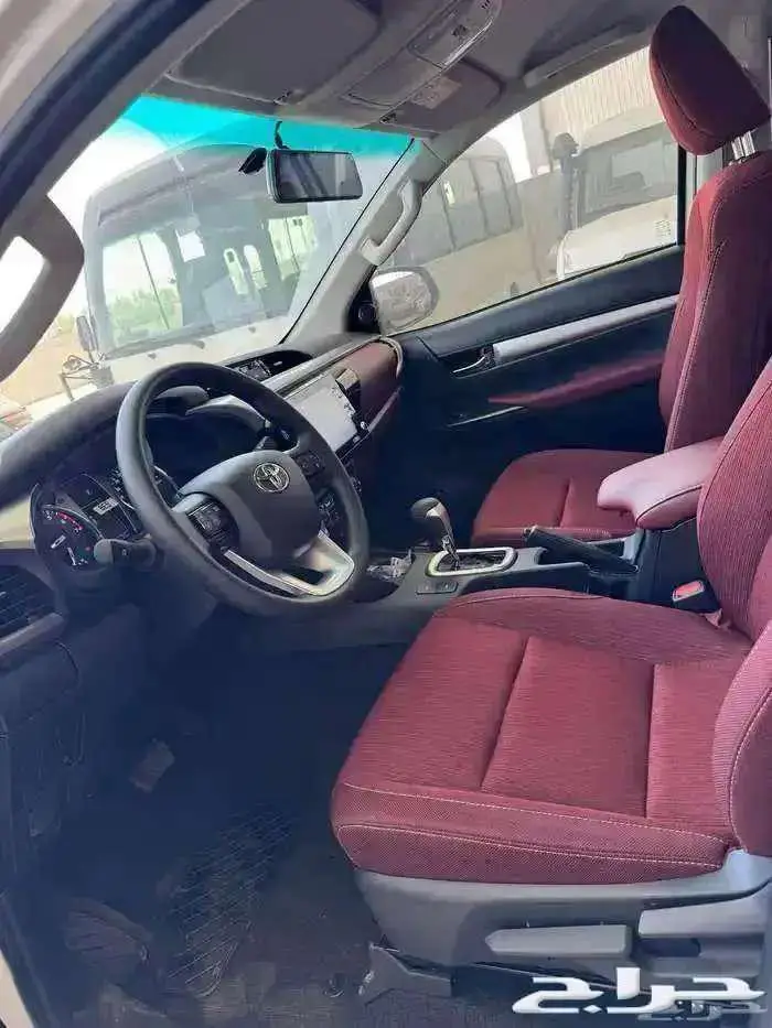 تويوتا هايلوكس غمارتين فل كامل بنزين توماتيك 2025 بريمي 9