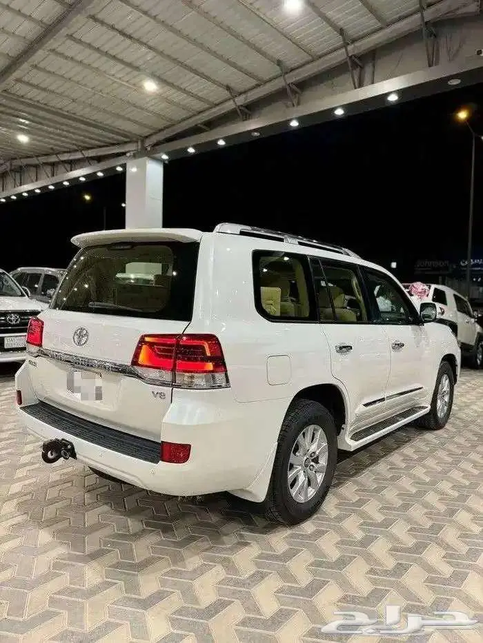 تويوتا لاند كروزر جي اكس ار 2016 4