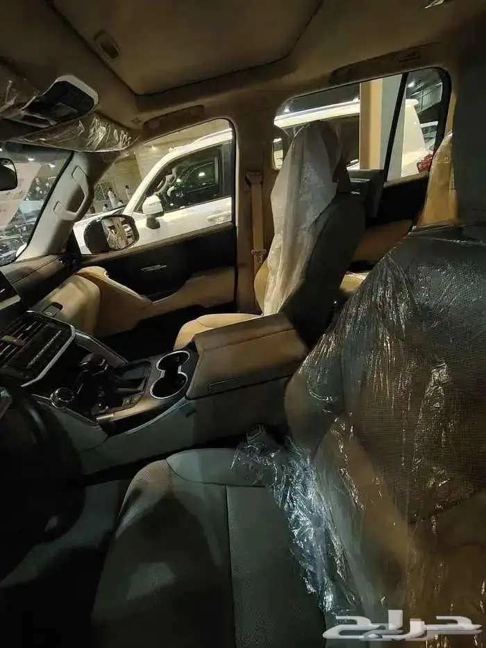 لاندكروزر L4 بنزين موديل 2025 17