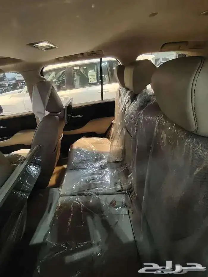 لاندكروزر L4 بنزين موديل 2025 9