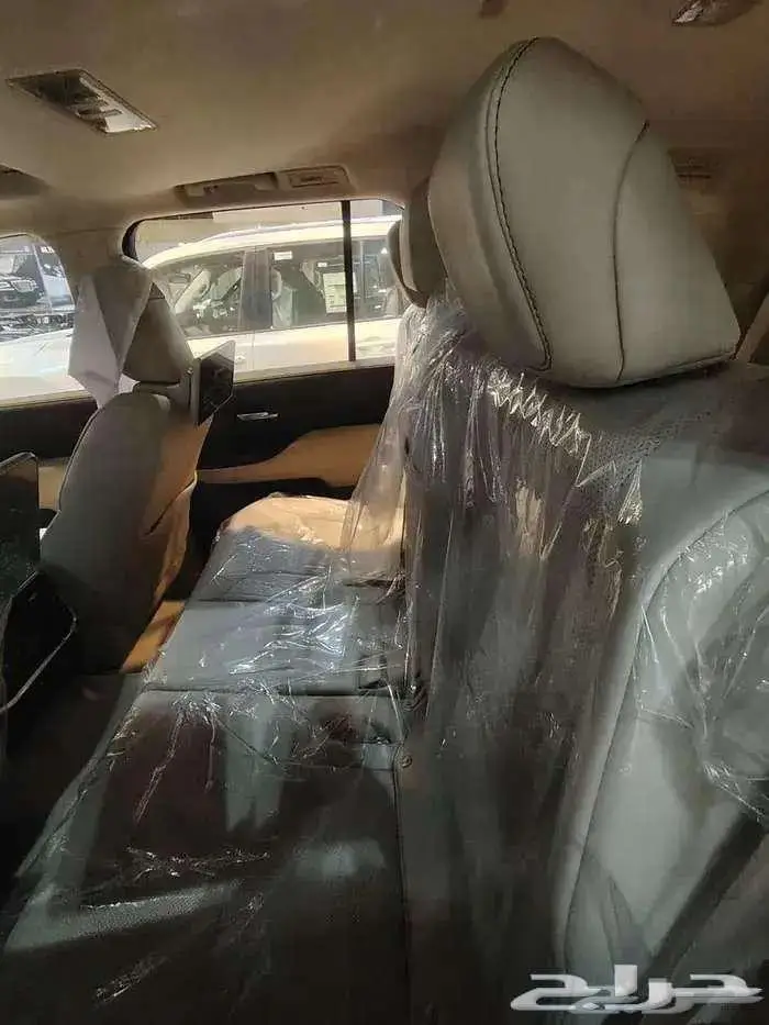 لاندكروزر L4 بنزين موديل 2025 14