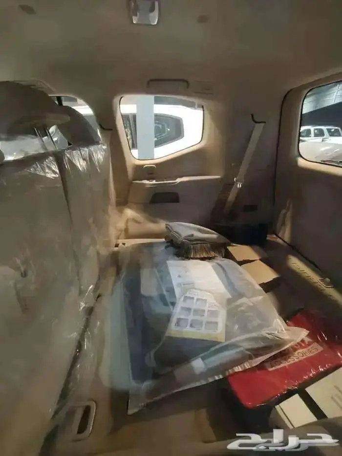 لاندكروزر L4 بنزين موديل 2025 23