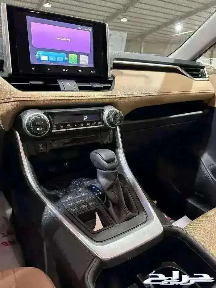 تويوتا راف فور XLE بنزين 2025 3