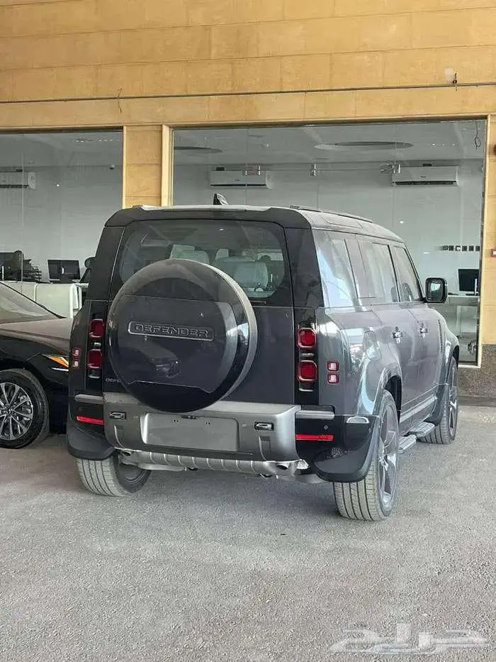 لاند روفر ديفندر HSE V6 XDynamic سعودي 2025 متوفر لدى الحسن 2